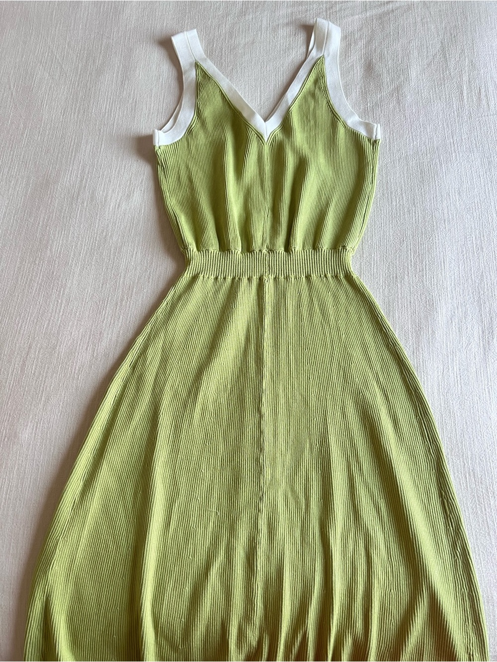 π Commense Contrast Trim Slit-Front Ribbed Knit Maxi Dress - Picture 5 of 7